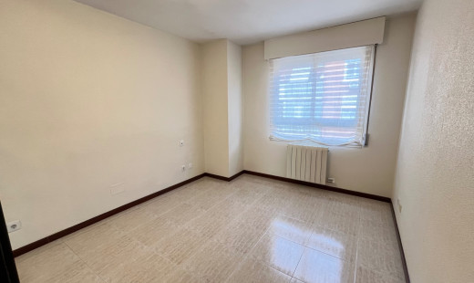 Venta - Piso -
Valladolid - Pajarillos
