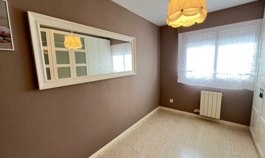 Venta - Piso -
Valladolid - Pajarillos