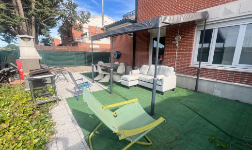 Venta - Chalet -
Mojados
