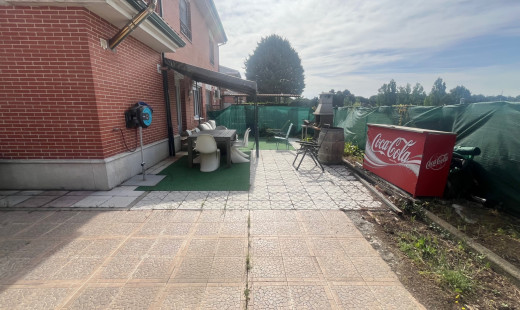 Venta - Chalet -
Mojados
