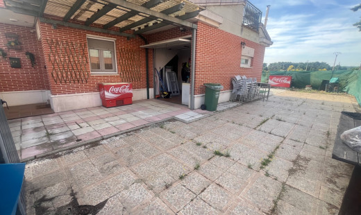Venta - Chalet -
Mojados